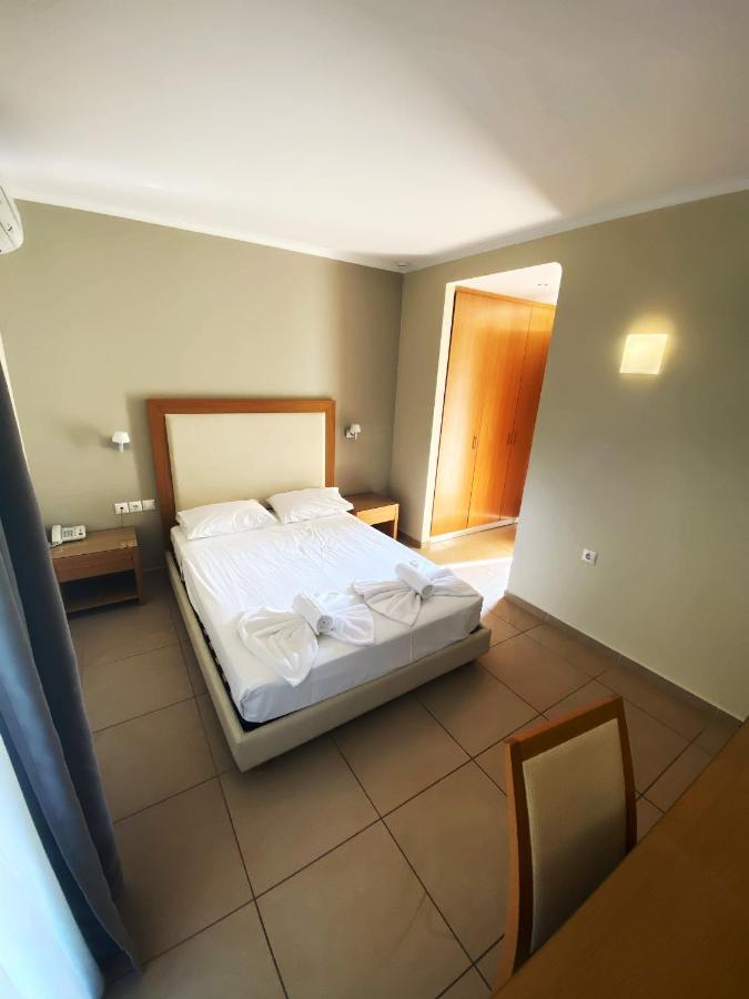 Cosmos Hotel ヴァシリキ エクステリア 写真